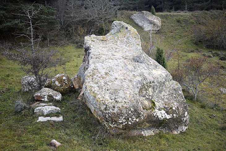 Lítica, 100 piedras singulares de Teruel, Puertomingalvo